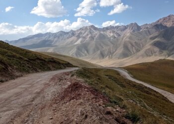 Cavalli selvaggi e valli sconfinate: il viaggio di Valeria Zonato in Kyrgyzstan