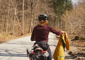 Come vestirsi in bici per la primavera