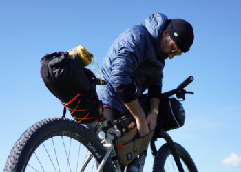 Come vestirsi per viaggiare in bici?